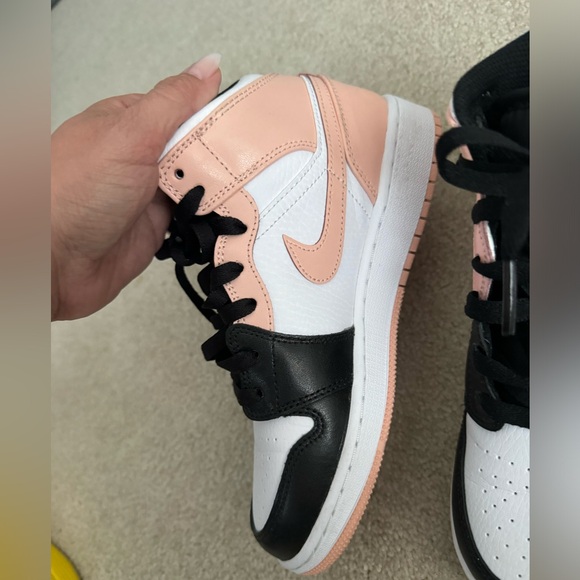 Air Jordan 1 Mid in Arctic Orange - Picture 6 of 9